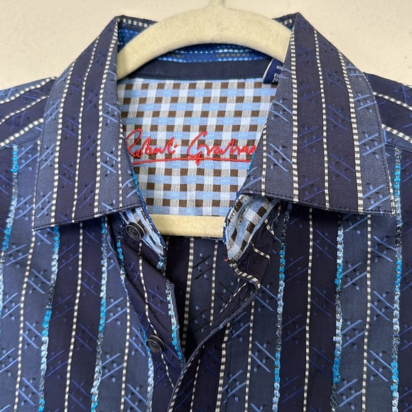 Robert Graham Blue Botton-Down with Embroidery Detail Size Medium, Men’s - Picture 2 of 6